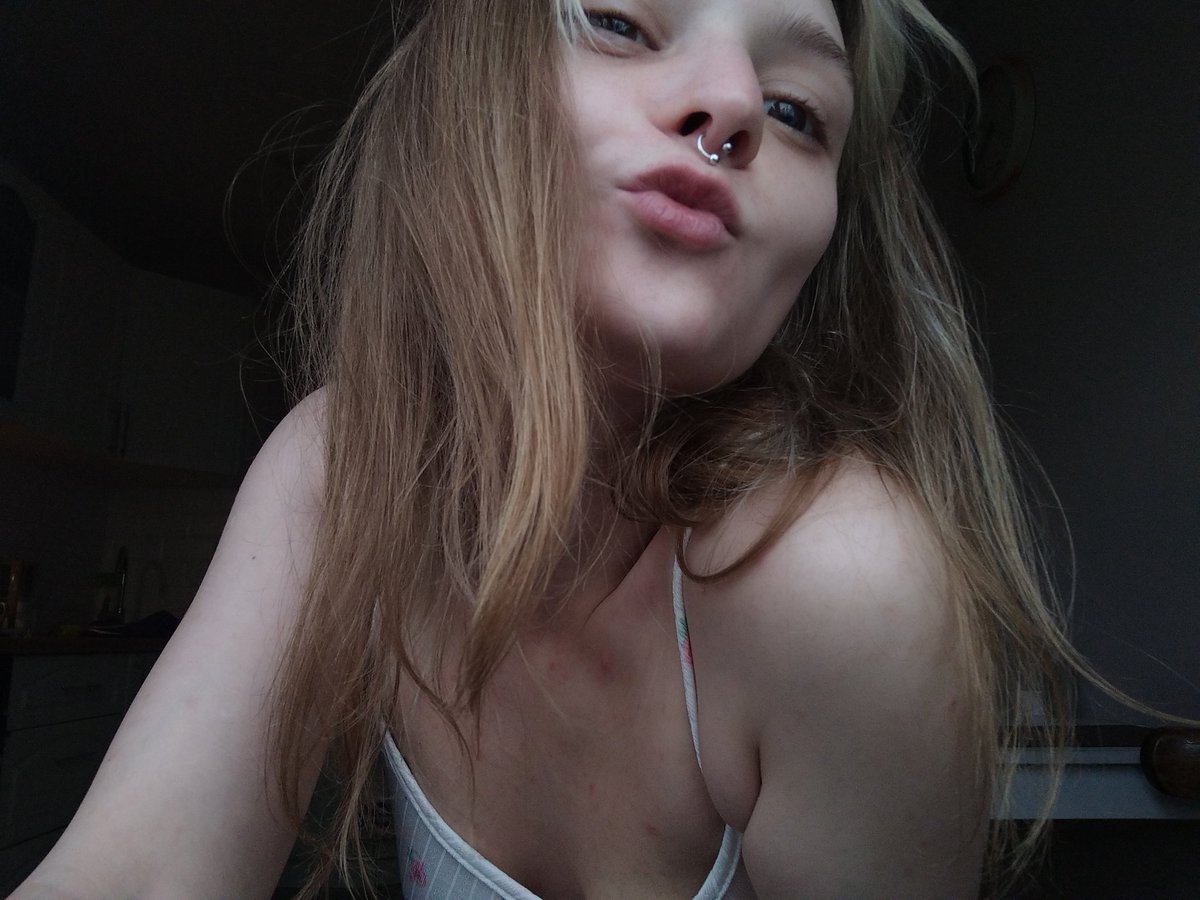 something special is waiting for you today. come to the stream tonight ✨ #VR #online #Petite #Stripchat #nsfw #RT #NSFW #RT #nsfwtwt #dance #fyp #viral #cute #beachvibes #daddysgirl #chill #slowmusic #PetiteBlonde #BrownEyes #TGIF #TinyBlonde #adorablespod #NaturalBeauty