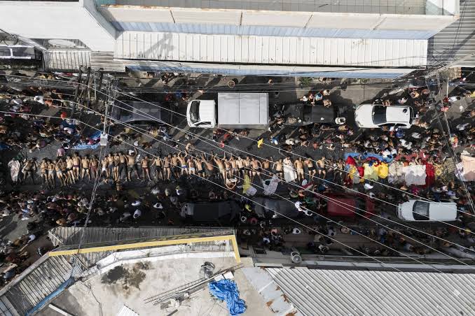 baudorio's tweet image. ⚠️ATENÇÃO: A megaoperação no Complexo da Penha e do Alemão, que deixou ao menos 121 mortos, teve origem em uma denúncia anônima recebida pelo Disque Denúncia. 

O informante relatou uma reunião do Comando Vermelho na Penha, em 10 de janeiro de 2024, onde líderes da facção, como…