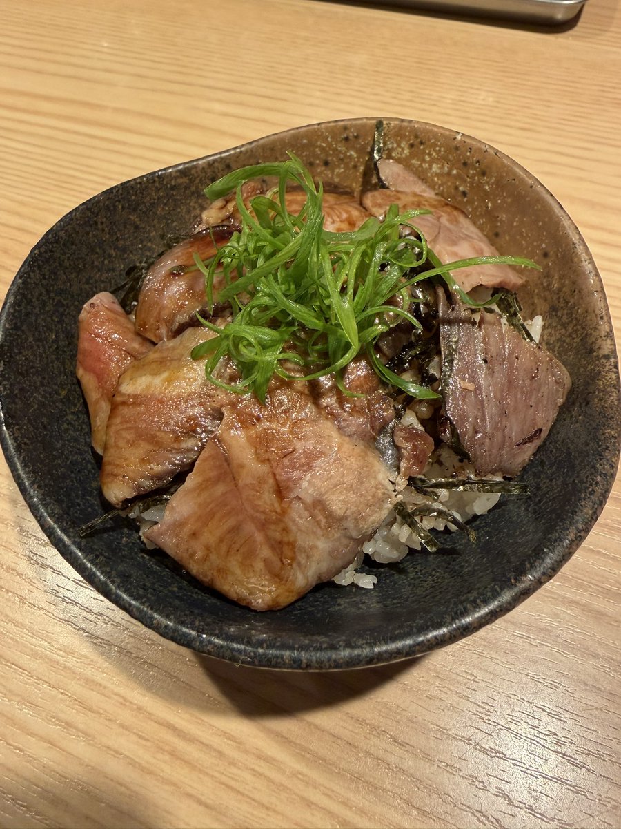 自家製麺 MENSHO TOKYO🚇後楽園

文京区役所からほど近い、ラム肉をふんだんに使ったつけ麺とラーメンが堪らんお店🐏
甘辛なスープは一口一口が濃厚でたまらん…！＋肉飯で満足感がさらにあがります💪