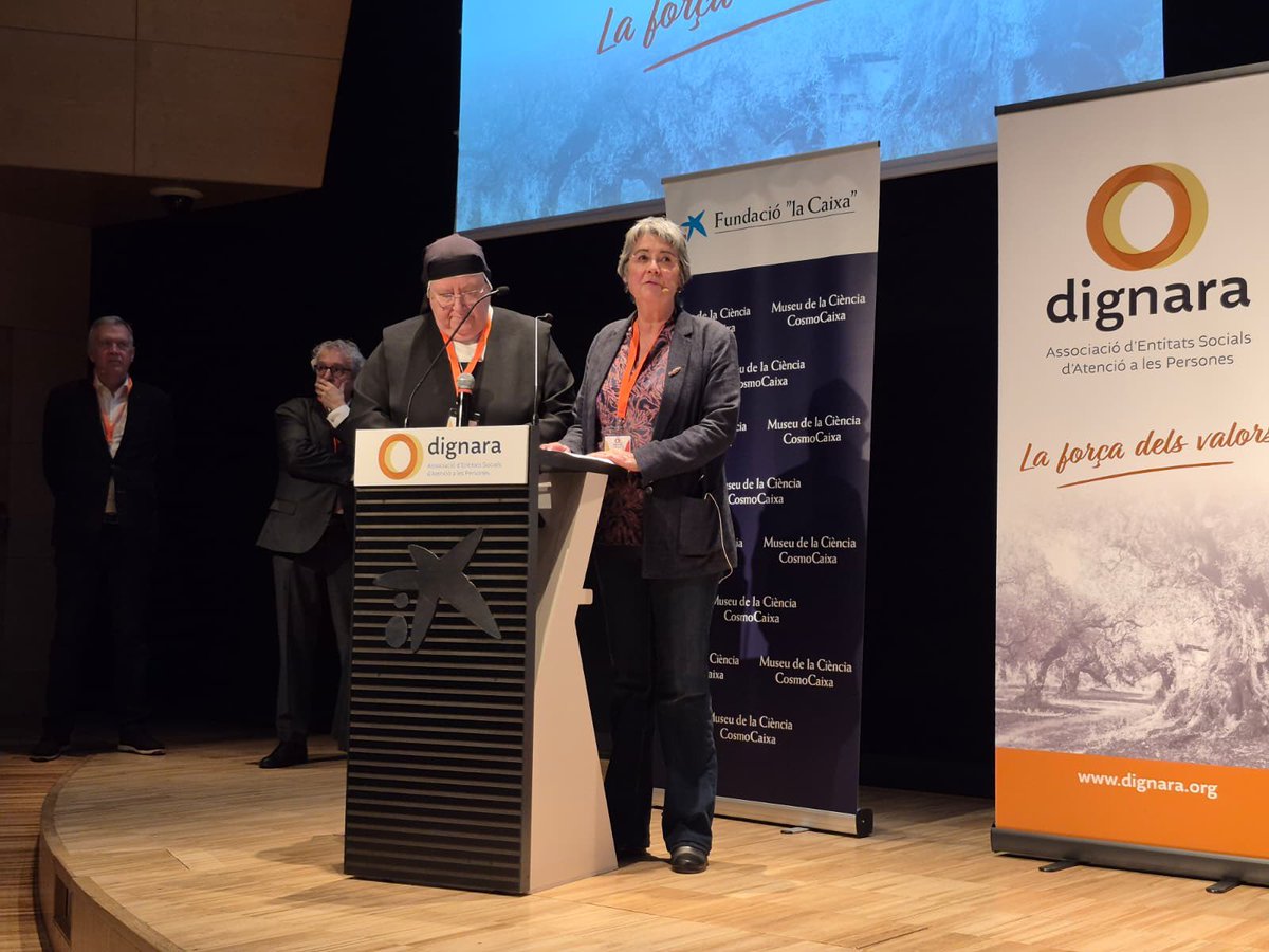 dsocialscat's tweet image. El Director General d’Acreditació i Provisió de Serveis, @xemagil, va participar en la presentació de @DignaraOrg, nova entitat del tercer sector nascuda de la fusió de CSSCC i FEATE.

Una unió que reforça el compromís compartit amb la dignitat, l’atenció a les persones i la…