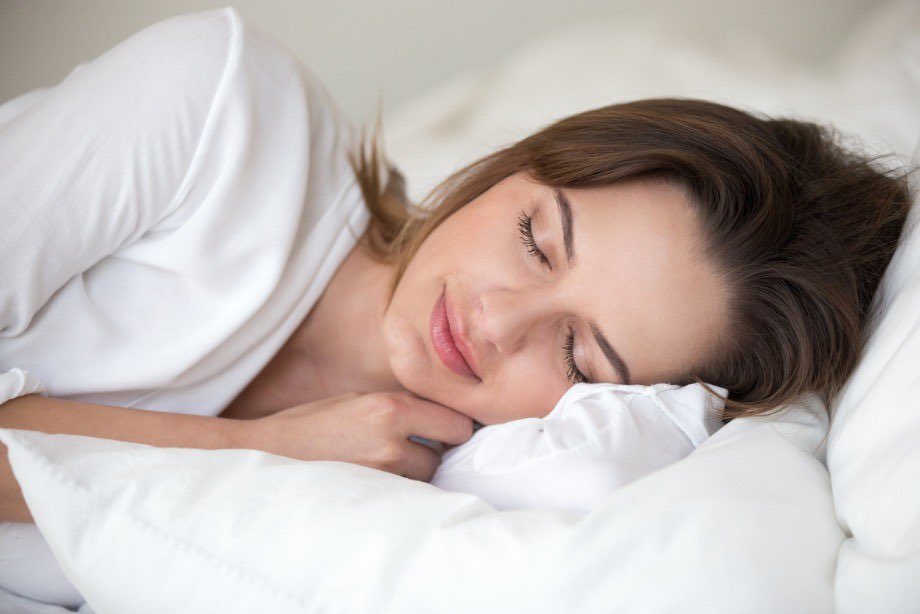 Сайхан амраарай😴💤
ШӨНИЙН 22:00-д УНТ! 
Энэ бол турах, залуужих хамгийн ХЯМДХАН арга.                    

Бид бүгд "8 цаг унтах ёстой" гэдгийг мэднэ. Гэхдээ...

Шөнийн 02:00-т унтаад өглөөний 10:00-т сэрэх (8 цаг) Оройны 22:00-т унтаад өглөөний 06:00-д сэрэх (8 цаг) - Энэ хоёр