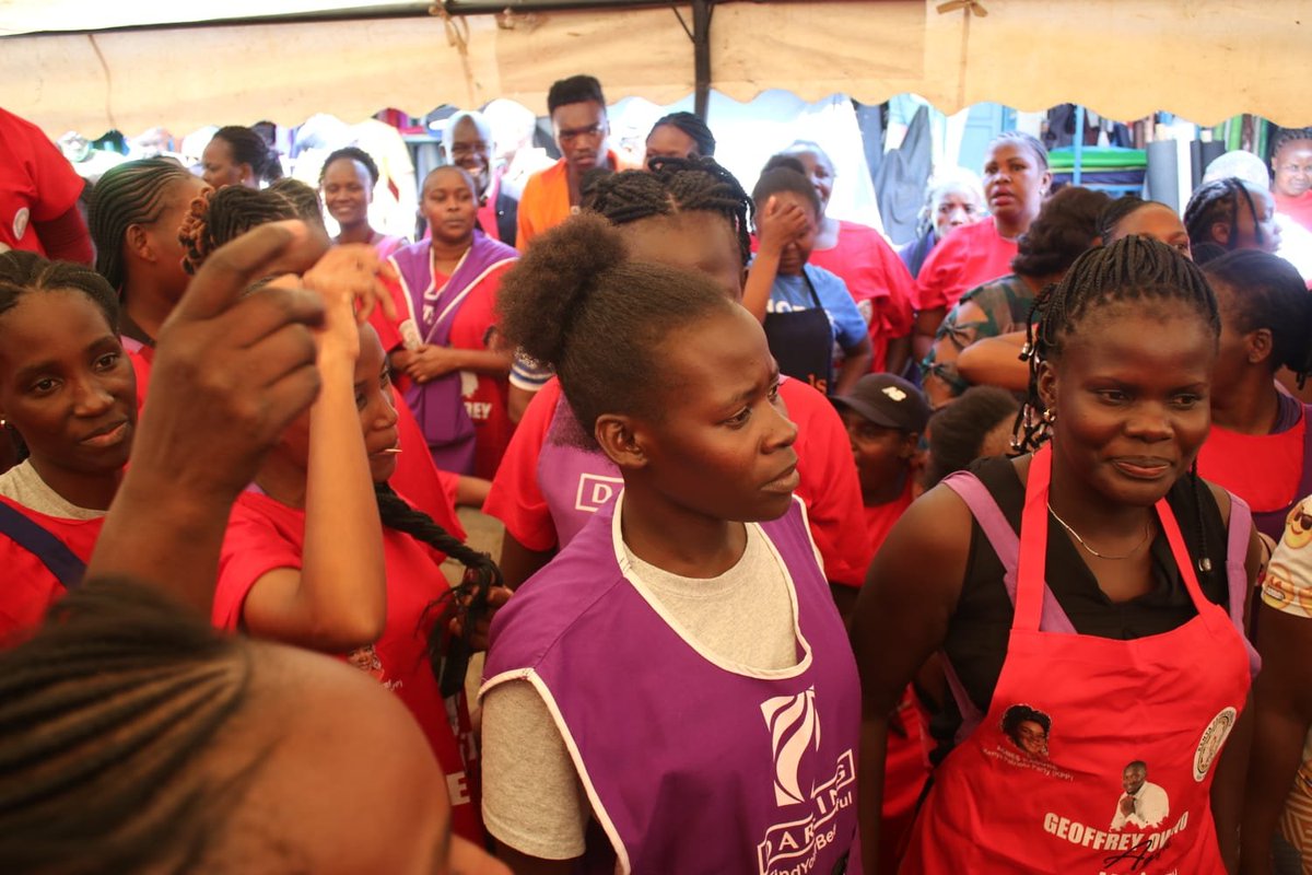 itsagneskagure's tweet image. The Kenya Patriots Party (KPP) drive to empower small-scale traders and uplift our youth is no longer a plan on paper but a work in motion. Kudos to our Kariobangi North MCA candidate Geoffrey Owino for spearheading this push in Kariobangi and surrounding areas. Wana-KPP wafike…