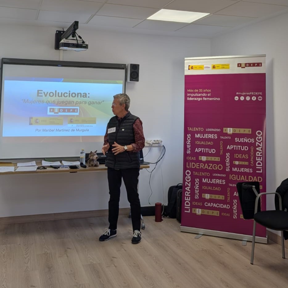 Esta mañana hemos celebrado una nueva sesión de #EvolucionaFEDEPE Mujeres con Mentalidad Ganadora de la <a href="/ComunidadMadrid/">Comunidad de Madrid</a>  en #LosMolinos 
Herramientas de autoconocimiento y empoderamiento femenino también en municipios de mundo rural
Con la colaboración del <a href="/aytolosmolinos/">Ayto. Los Molinos</a>