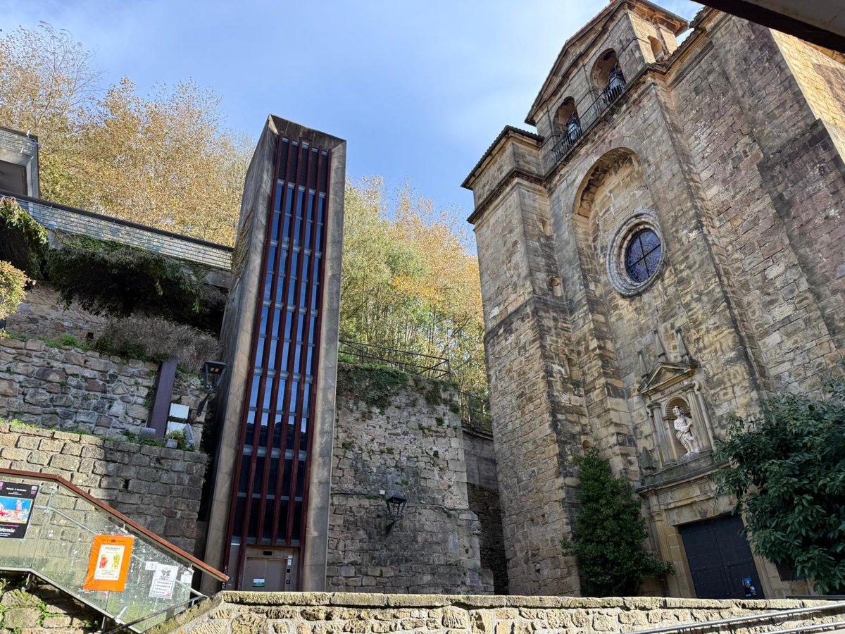 pasaiakoudala's tweet image. 🛠🛗Juan XXIII kaleko igogailua konpontzeko lanetan ari da Udala.

ℹ Matxura berezia izan du eta azaroaren 24an konpondu eta martxan jartzea aurreikusten da.

➡ Albistea: pasaia.eus/eu/-/igogailua…

#Pasaia #Zerbitzuak