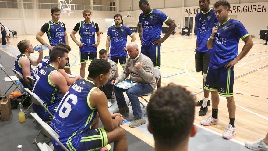 alvaroocruzzz_'s tweet photo. 😳 El cuerpo técnico de @EguesBaloncesto dimite a escasos días de enfrentarse al @caja87basket. 

🤵🏻‍♂️ Su entrenador, José Javier Unzué se marcha por motivos personales. De esta manera, el resto del cuerpo técnico también se desvincula. 

#BaloncestoSevilla #SevillaHoy #TDSDeportes https://t.co/K3YAtPC9Rq
