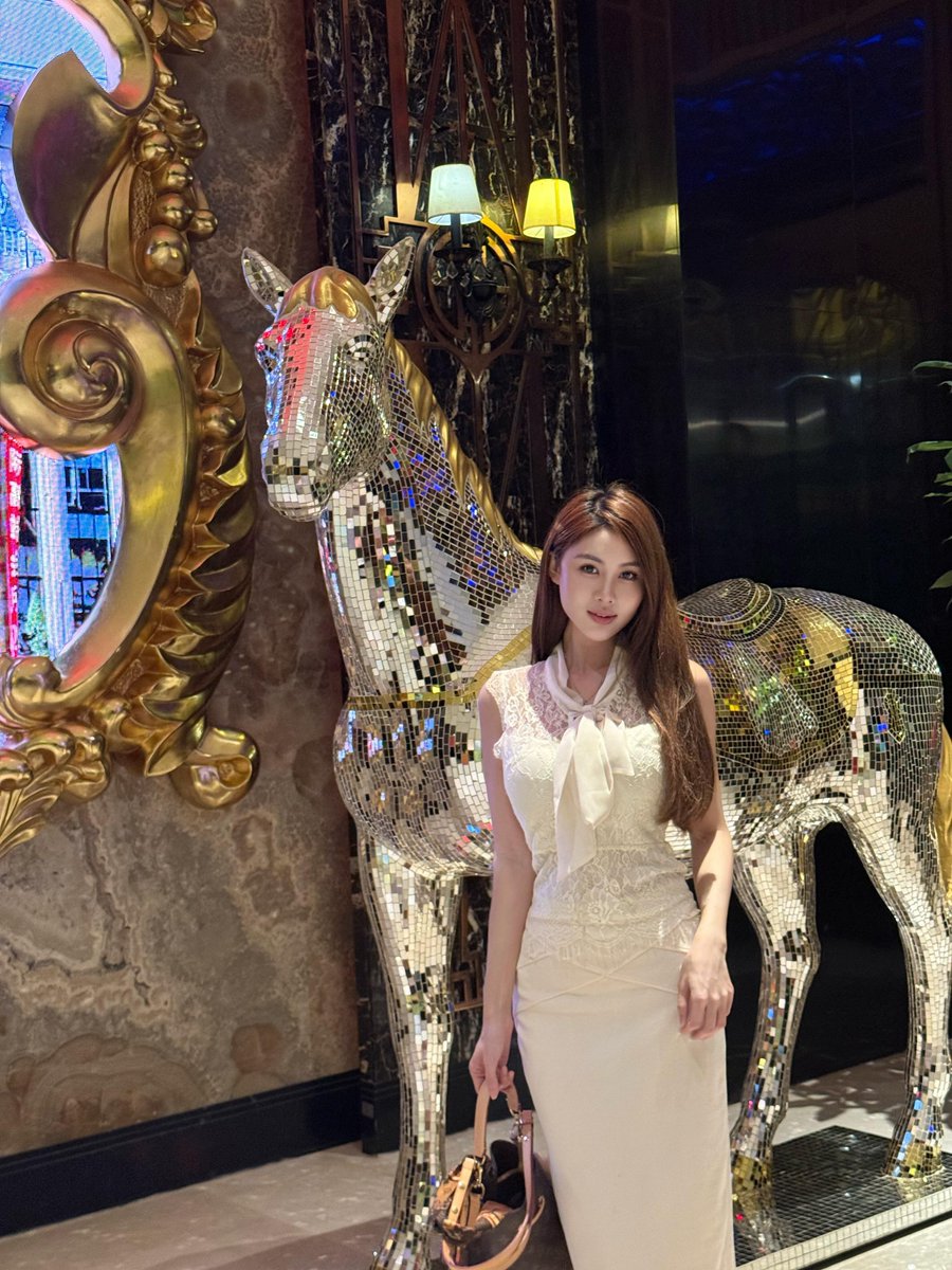 ff6_js's tweet image. 💋 She’s too focused to be distracted.