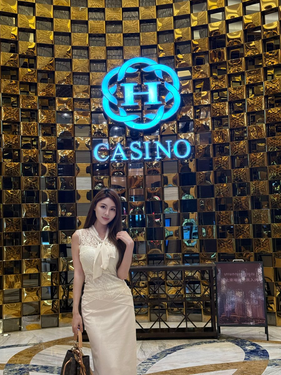 ff6_js's tweet image. 💋 She’s too focused to be distracted.