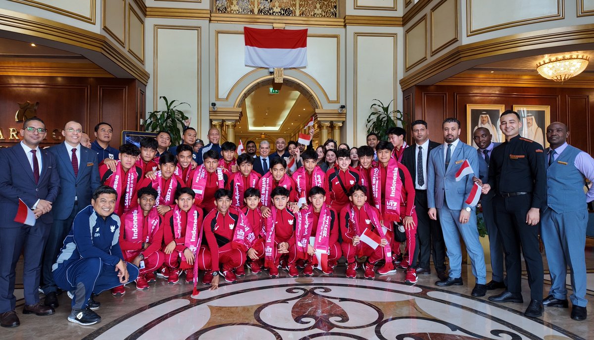 WarwickDoha's tweet photo. 🇮🇩 Selamat datang to the Indonesia U-17 National Team! ⚽

We’re thrilled to welcome these young athletes to Warwick Doha and to share in their enthusiasm and dedication. Wishing them success in their upcoming matches. 🌟

#Indonesia #U17 #Doha #TeamSpirit #Football #Match https://t.co/AMUCDz97cx