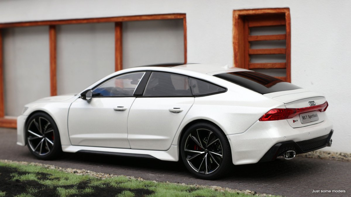 justsomemodels's tweet photo. 1:18 Audi RS7 Sportback with working remote key, white

Full review on Youtube: https://t.co/w2cUyX93nP

#audi #audirs #audirs7 #rs7 #audia7 #a7 #audiquattro #quattro #v8 #tfsi #sportback #liftback #118scale #scalemodel #diecast #modelcar #miniature #jsm #justsomemodels https://t.co/nAttOCg3Ud