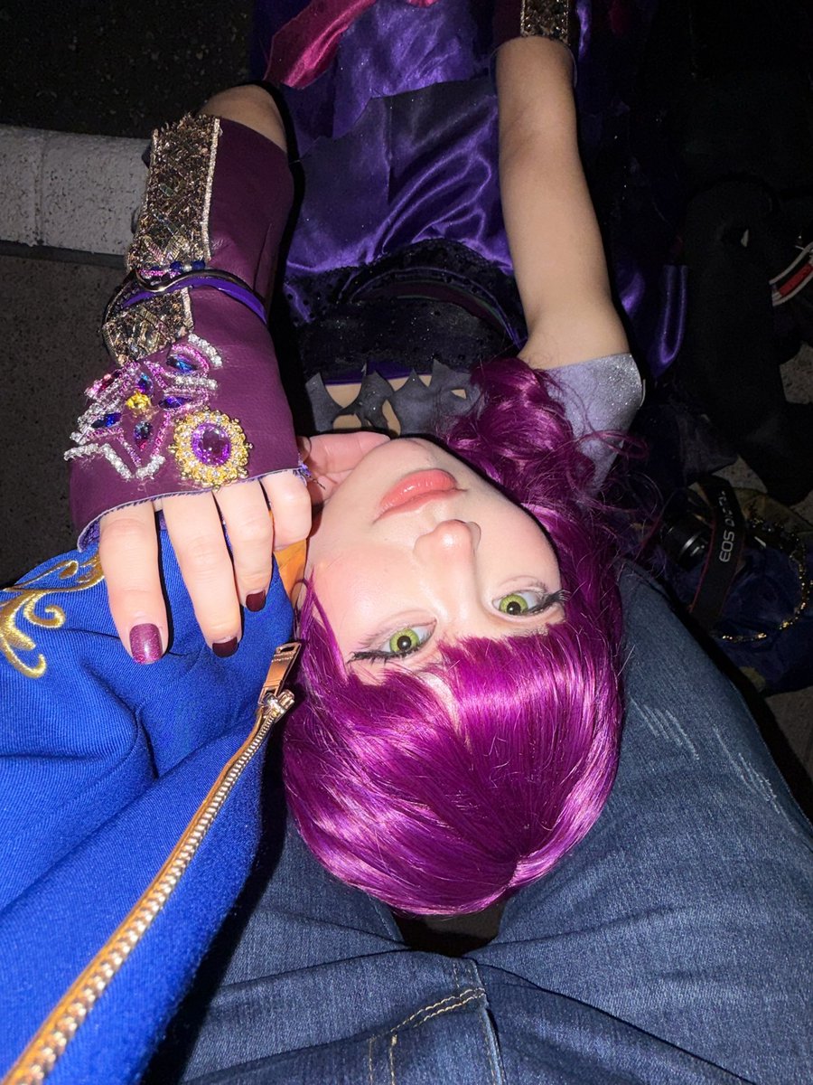 cos_ran_tinker's tweet photo. この写真ずっと撮りたくてやってみたけど傍から見たら挟まれてる感いたたまれないww https://t.co/qPeYji2YVv