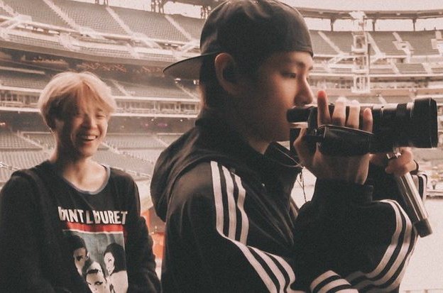 Vmin95zislove7's tweet image. People say the whole world has changed Fortunately, things haven&apos;t changed between us yet.