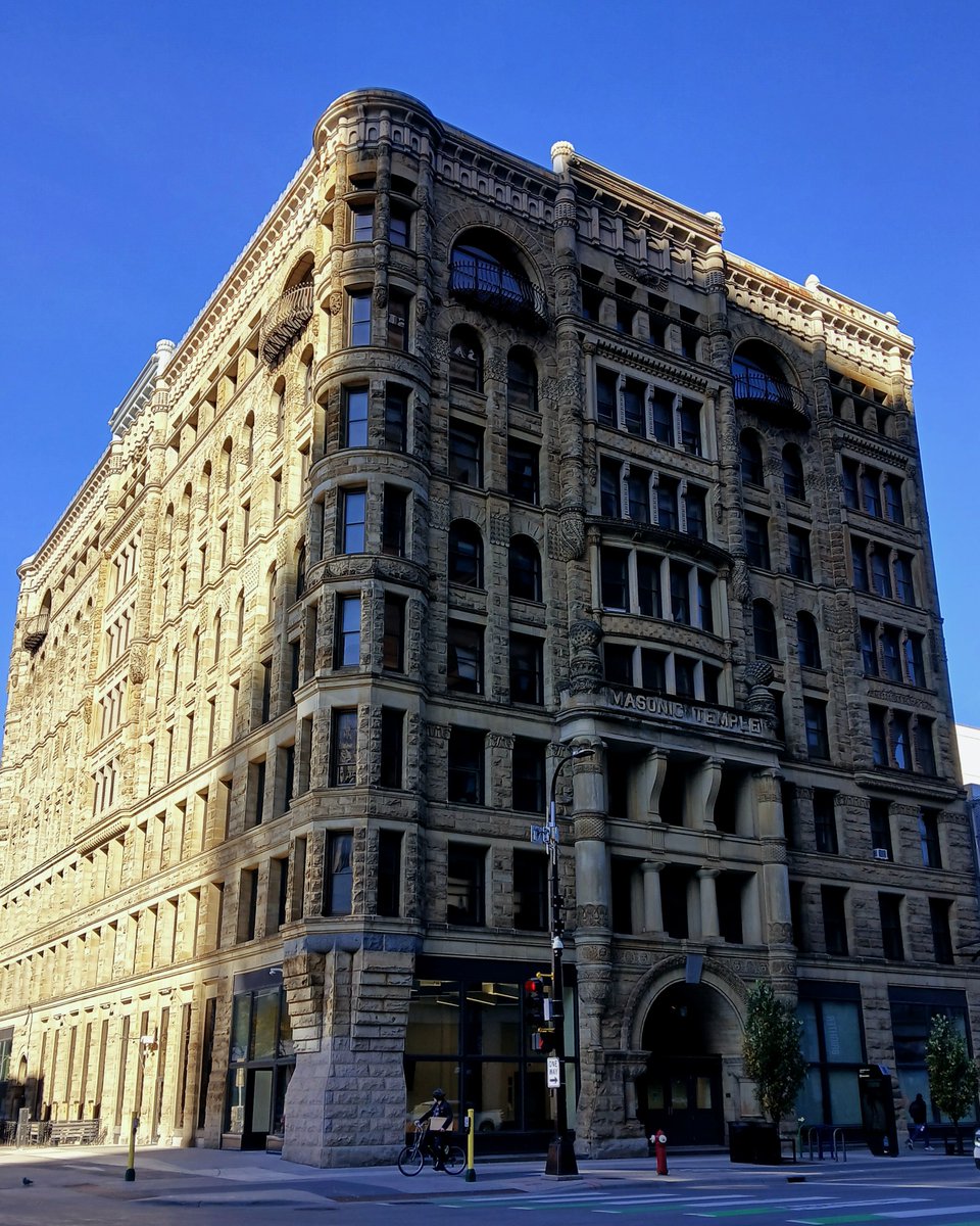 Onedove_LV's tweet image. Good morning! ☕️🌇 Another historic building I love here in Minneapolis, the Masonic Temple. How it looked then. How it looks today. Zoom in on the detail. #architecturelovers #Architectural_engineer #history