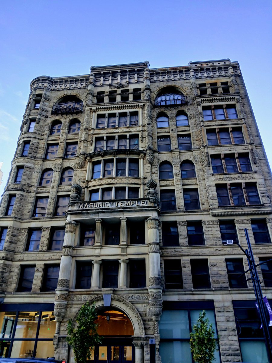Onedove_LV's tweet image. Good morning! ☕️🌇 Another historic building I love here in Minneapolis, the Masonic Temple. How it looked then. How it looks today. Zoom in on the detail. #architecturelovers #Architectural_engineer #history