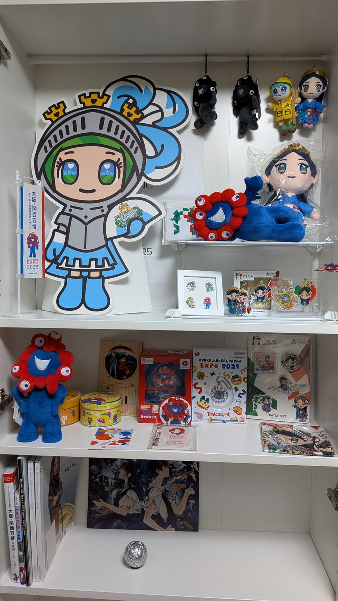 panda5091's tweet photo. 棚買ったので万博で買ったグッズ飾ったらいい感じ。
リベルタスちゃんもイタリアちゃんも可愛い https://t.co/2udC1tm26e