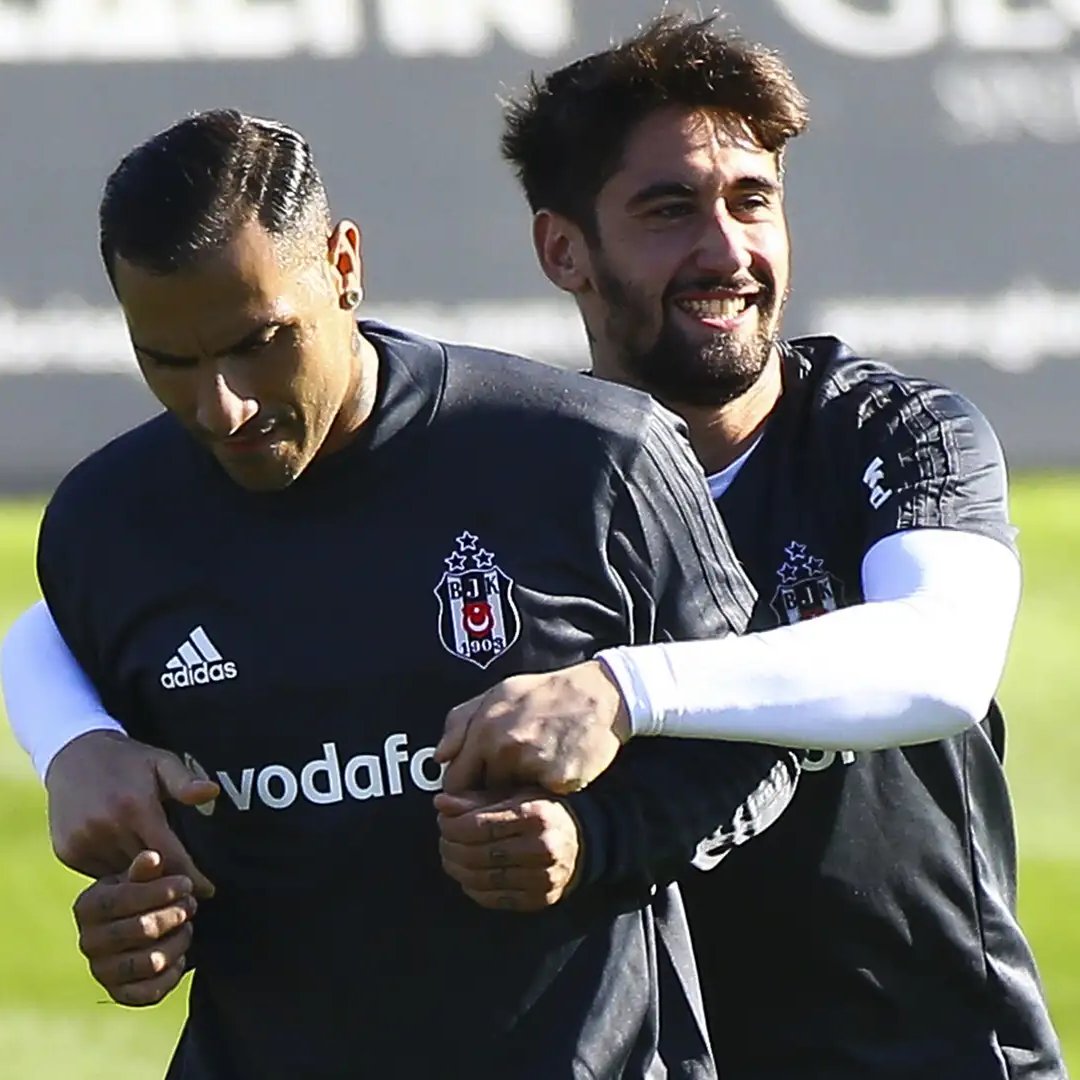 Eski futbolcu Orkan Çınar: "Çalışan adamı herkes sever, biz ekmeğimizdeyiz. 

Querasma zamanında bana, 'Başka insanların senin hakkında söyledikleriyle dağılırsan, hiçbir iş yapamazsın.' demişti."