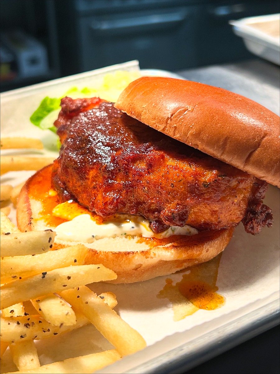 🍻 Let’s Toast To Tuesday For Surviving Monday! 🍺🍔 We Open For Lunch @ 11am &amp; Have Happy Hour From 4-6pm! 🍻

. :

#Tuesday #Brewery #Lunch #HappyHour #craftbeer #cocktails #marylandheights #stcharles #crevecoeur #westport #stl #stlouis