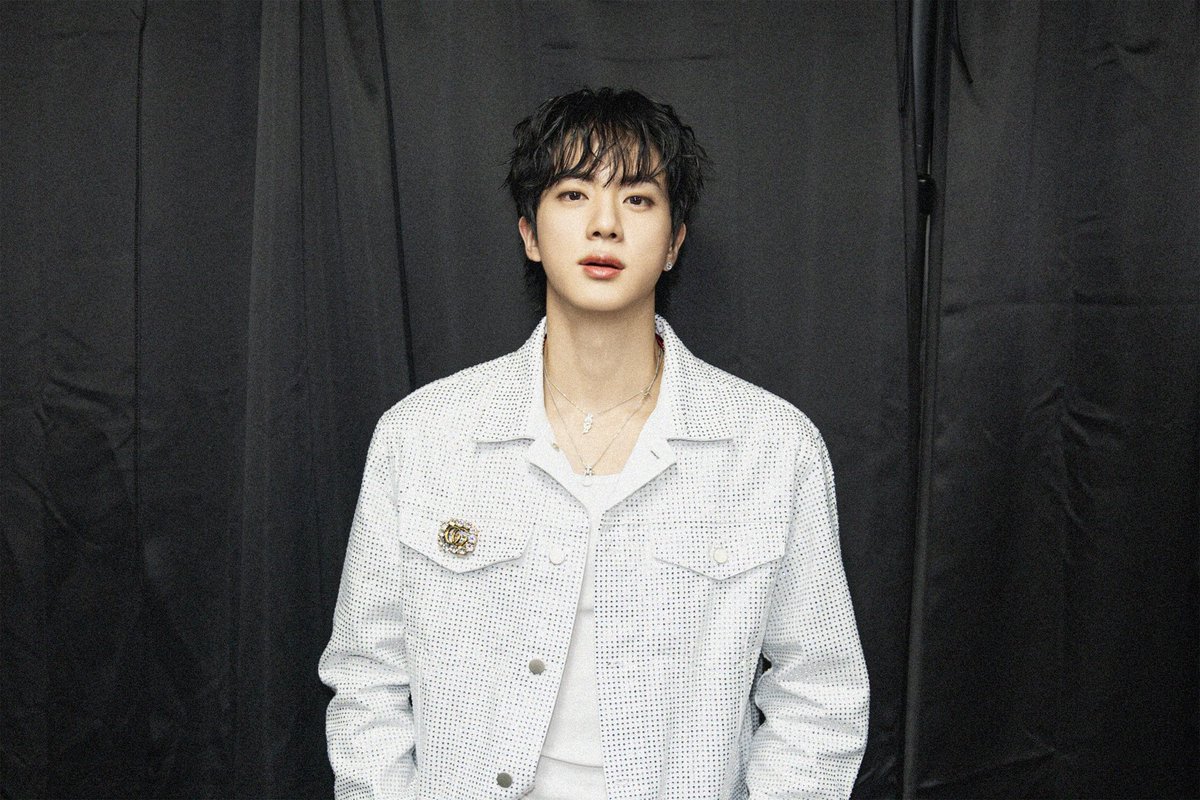 etherealtannie's tweet photo. I vote #Jin for #2025MAMAVOTE https://t.co/KmVCswtniv