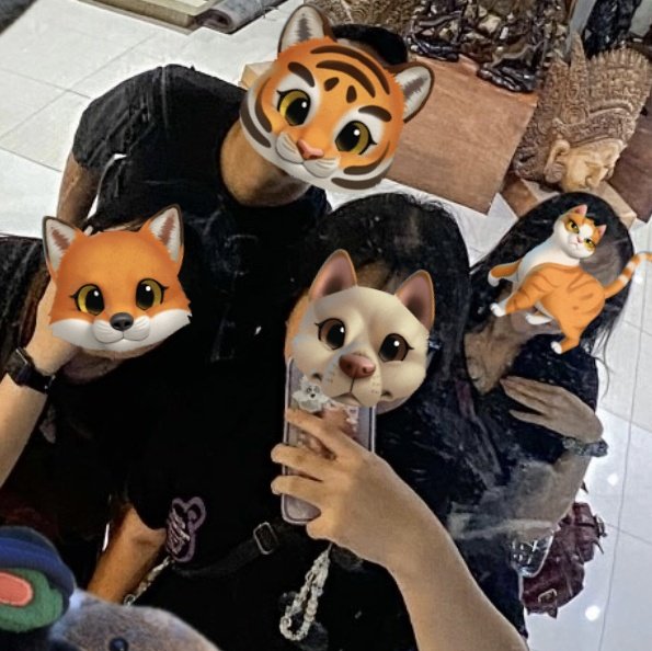 sssubss's tweet photo. 😺: "i guess our dress code was black"

us too didnt talk nor plan any dress code and ended up wearing matching black😭😭

happy early 9th years #VICTON ‼️ 🥹🫳🏻 https://t.co/jGaxHUoPH7