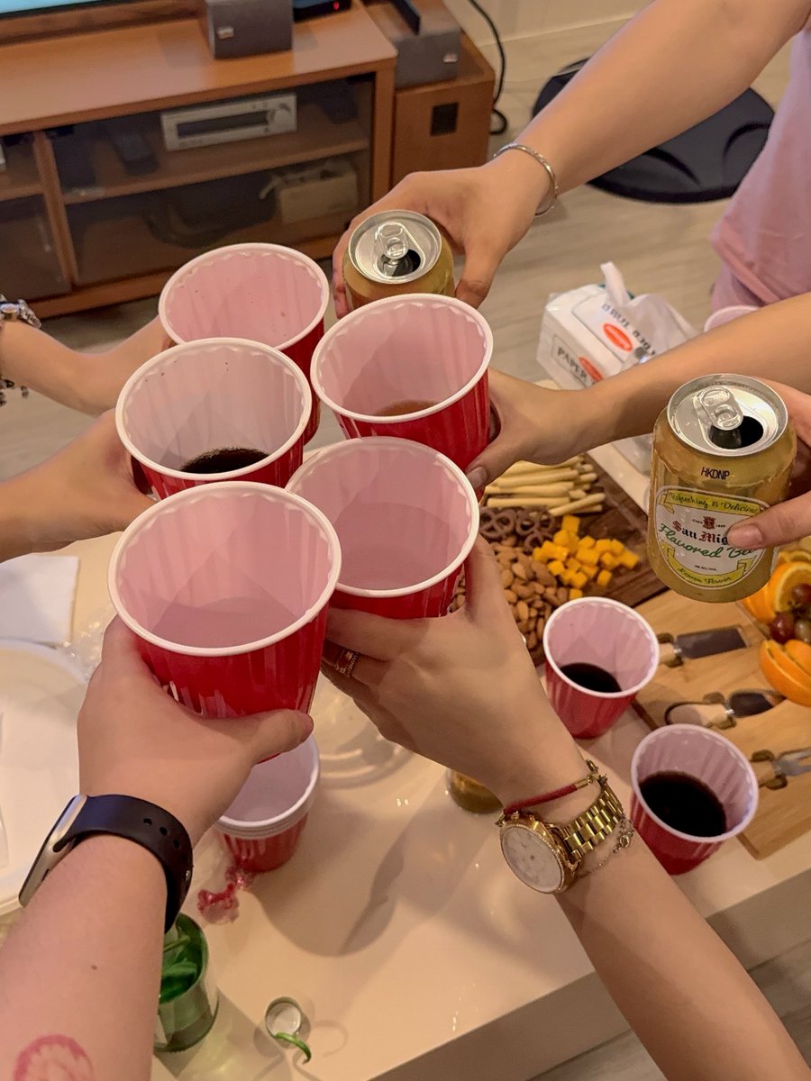 our (almost) monthly carat meet-up 🤼‍♀️🤼‍♀️🤼‍♀️🤼‍♀️

anTTTpolo special episode 😆
thank u for hosting, <a href="/gyucheoI/">☁️</a> ♡♡