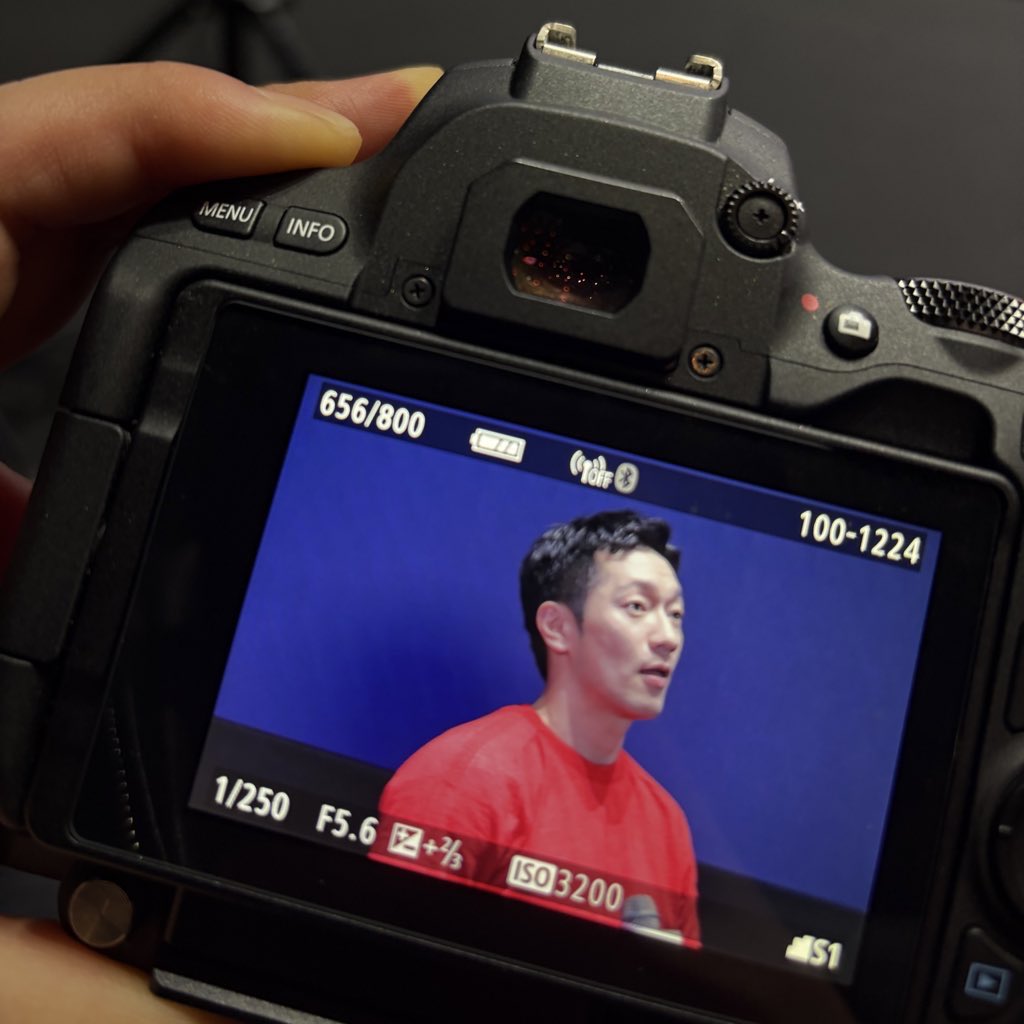 UPPER0619's tweet photo. 251104 하얀 차를 탄 여자 손석구 preview
#upper_pic https://t.co/knB5OTluoL