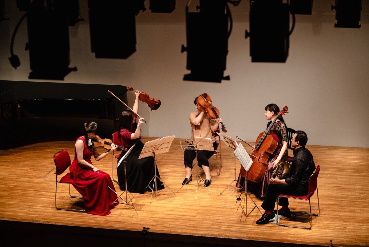 ご報告が遅れましたが、去る日曜に室内楽コンサートを開催いたしました。
4枚目のこれは一体......！？

当団で年2回持っているこの場は、パートの垣根を越えて団員個々人の音楽を楽しむ貴重な機会です。次回は来年3月29日、ミズキーホール(横浜市港北区民文化センター)での開催を予定しております！