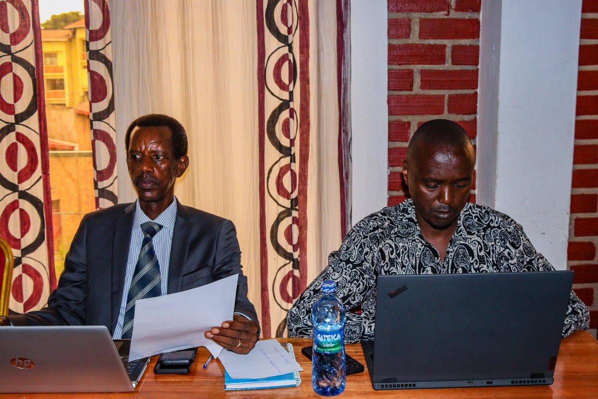 Gitega's tweet image. #Burundi Zacharie Nzohabonayo (#IFDC) rappelle que, grâce au soutien des Pays-Bas, l’IFDC travaille avec autorités, partenaires et paysans pour améliorer la fertilité des sols, renforcer le secteur semencier et faciliter l’accès aux marchés.« Sols sains = monde durable »