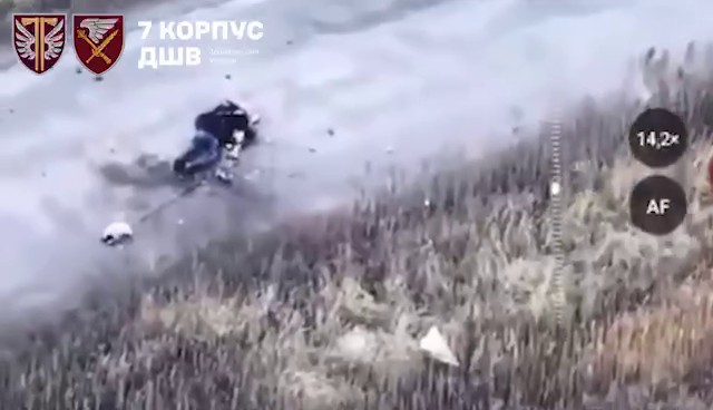 UKikaski's tweet image. More War Crimes:

Verified reports indicate an RF FPV strike on two civilians, one holding a white flag, and a dog as they moved away from the front. Evidence is being forwarded to the @IntlCrimCourt.

The video is too graphic to post.

#OSINT #WarCrimes #Ukraine #ICC #Pokrovsk