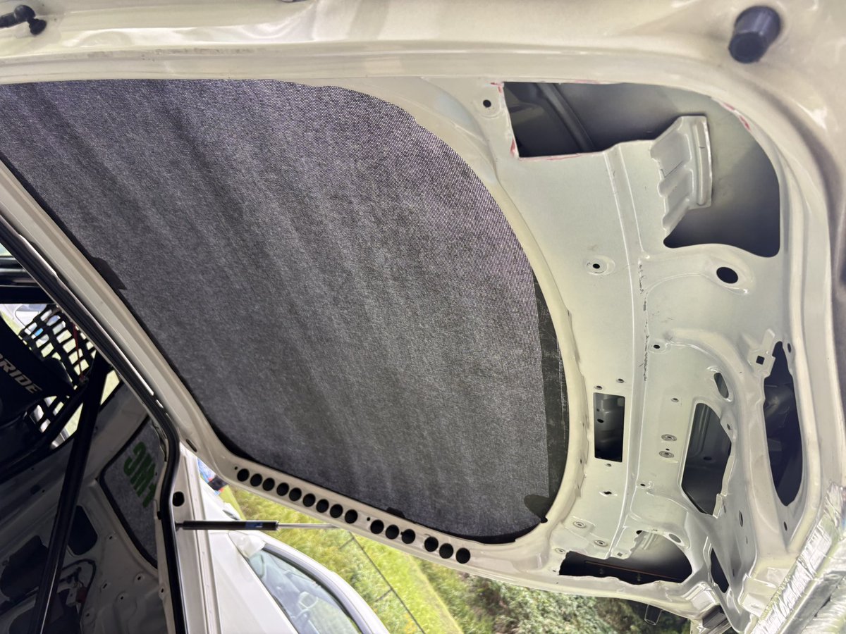 SPN0VA_'s tweet photo. “勝ちに行く”インテ見させて頂きました。
GTカーみてえなリアモニター
当たり前にカーボン、アクリル窓
普通車では有り得ないドアの開閉音
随所の肉抜きのエグさ
軽量化と剛性残す部分のバランスが絶妙過ぎて素晴らしかった
次は追いかけられるよう努力します https://t.co/qhy8Ht0l6H