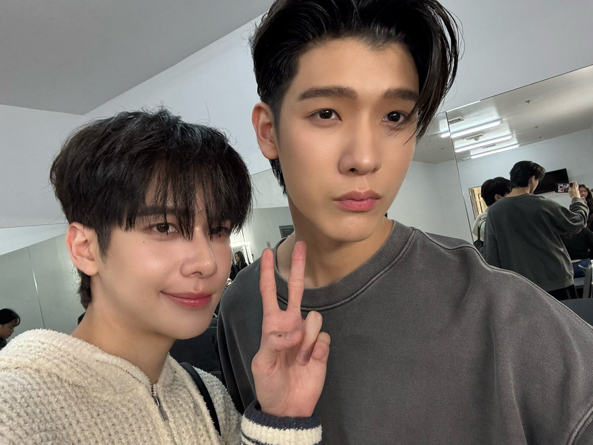 ฝากทุกคนให้กำลังใจคนป่วยหน่อยครับ สู้ๆนะจ๊ะ พรุ่งนี้ลุยกันเต็มที่อีกหนึ่งวัน

WeTV x DMD 2026
#WeTVAlwaysMore2026