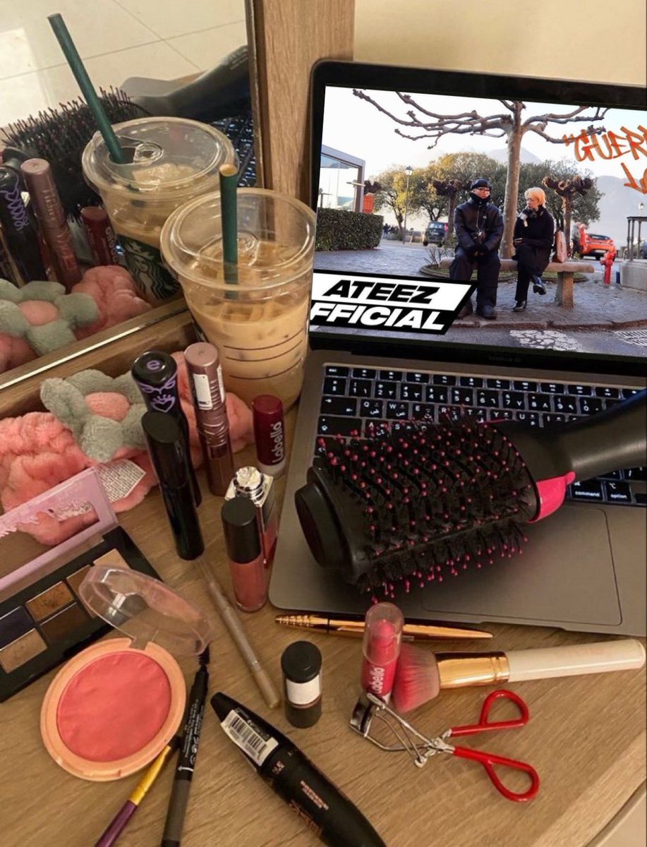 notbytmoon's tweet image. girl therapy