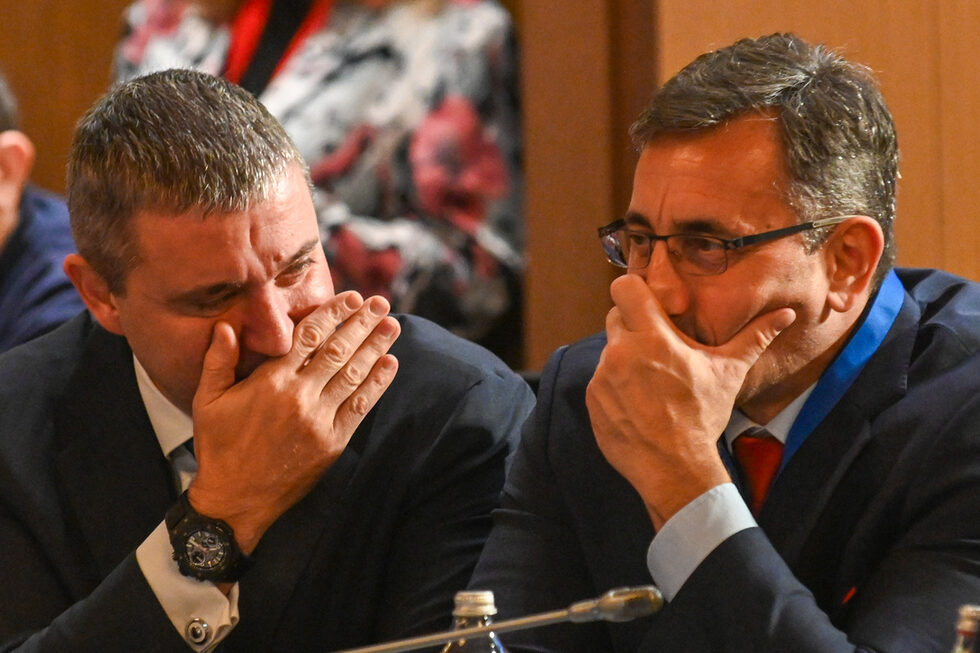 chilko's tweet image. Това дали не е часовник за 23К евро? 
hublot.com/en-int/watches… 
снимка Антон Чалъков (@dnevnik)