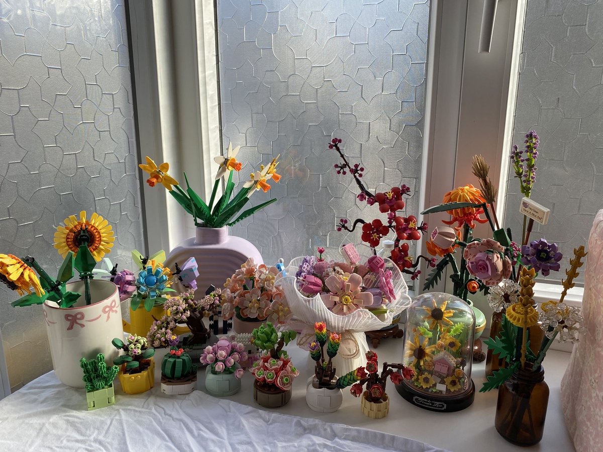 sunflowerslibry's tweet image. Legolarımı park ettim