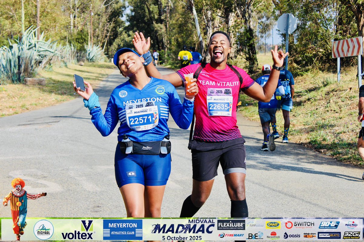 maponya_mantsha's tweet image. Runners are generally happy people, even when the legs are screaming! 🏃🏽‍♀️ Frame 4 says it all 😅 This was my last official run before heading to the Sanlam Cape Town Marathon. Let’s go! 💪 #RunningCommunity #RunnerLife