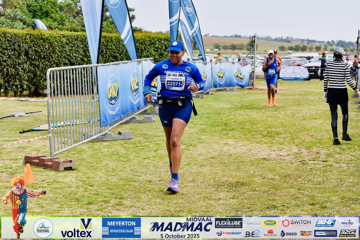 maponya_mantsha's tweet image. Runners are generally happy people, even when the legs are screaming! 🏃🏽‍♀️ Frame 4 says it all 😅 This was my last official run before heading to the Sanlam Cape Town Marathon. Let’s go! 💪 #RunningCommunity #RunnerLife