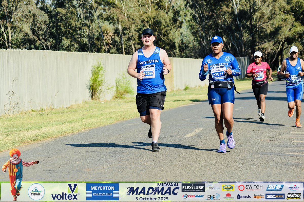 maponya_mantsha's tweet image. Runners are generally happy people, even when the legs are screaming! 🏃🏽‍♀️ Frame 4 says it all 😅 This was my last official run before heading to the Sanlam Cape Town Marathon. Let’s go! 💪 #RunningCommunity #RunnerLife