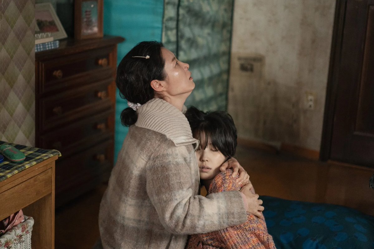 [NEWS] 251104 ‘When Life Gives You Tangerines’ Crowned Best Drama of the Year by Industry Experts in JoyNews24’s Recent Survey

To celebrate its 21st anniversary, JoyNews24 conducted a survey from October 13 to 19, asking 110 industry professionals to name the dramas, variety