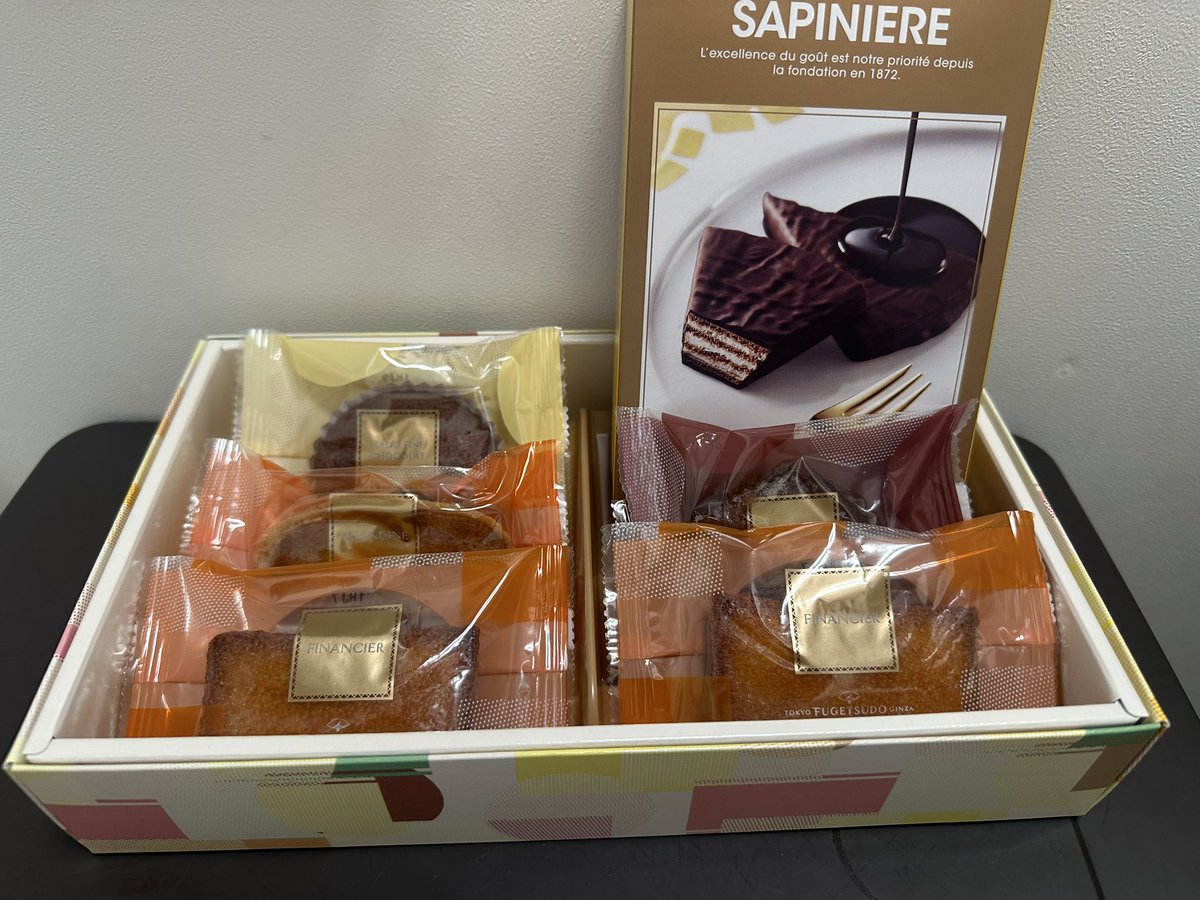 2025/11/04   東中野店

本日は新宿サブナード店の大塚さん、府中くるる店の三河さんがお店に来てくれました👏

久しぶりにお二人とお話しさせていただき、トップを走るトレーナーは素晴らしい！と感じる中、ユーモアもたくさん溢れてました☺️

涙です🥹🌻✨

#三河さんのポーズは広告の真似です✋