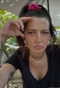 JulieM123450's tweet photo. Caught between ‘ugh’ and ‘whatever, I’m still cute.’ 😌💅✨
#MoodVibes #AestheticEnergy #ChillLook #EffortlesslyCool #NoFilterMood #VibeCheck #SoftGrunge #CafeDays #RealNotPerfect #ConfidenceMood https://t.co/2gQ3h01eon