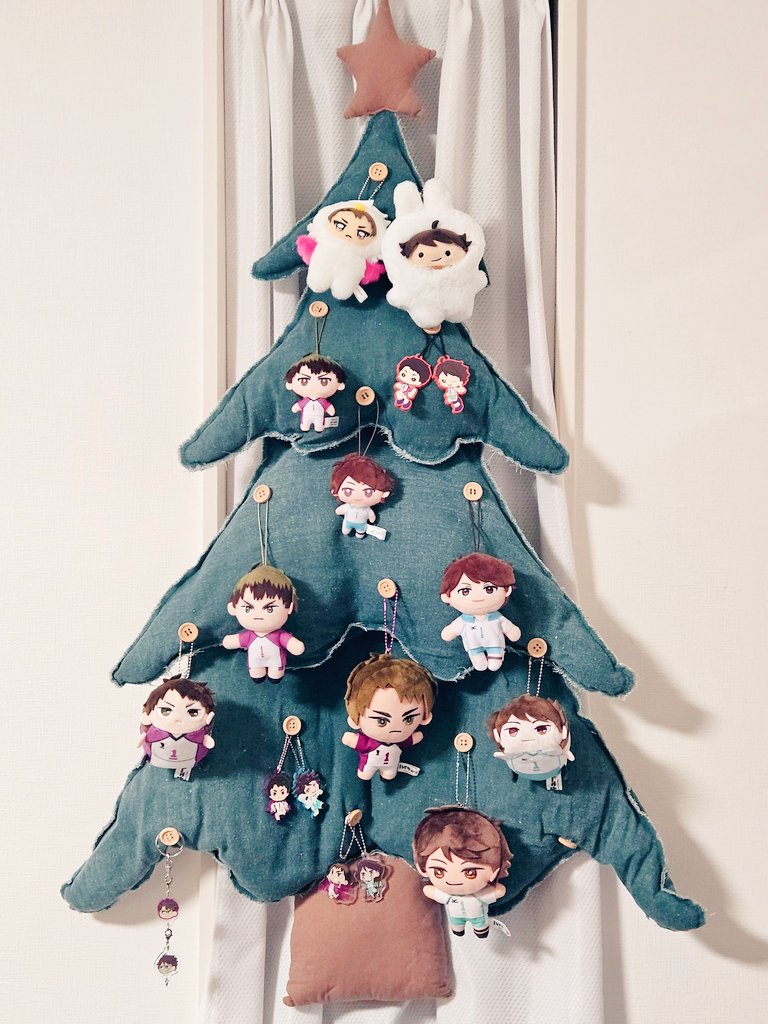 yanronTKG87's tweet photo. 牛及クりスマスツりー🎄 https://t.co/6XQhuSCTxm