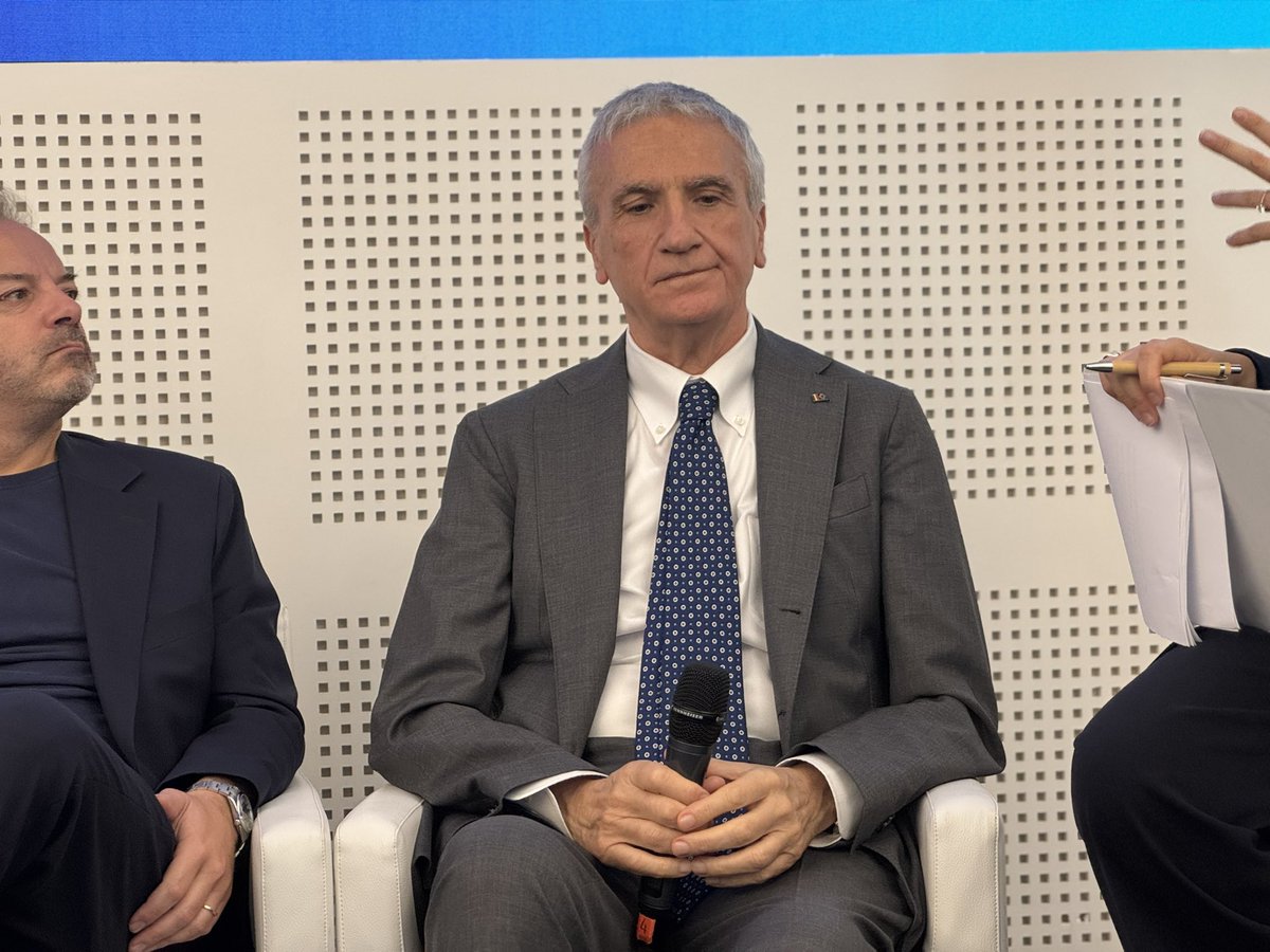 Educare alla salute nell’era digitale significa unire scuola, sanità e tecnologia per formare cittadini consapevoli. Informazione corretta e digitale responsabile sono le chiavi per prevenzione e benessere futuro. #EducazioneAllaSalute #InnovazioneDigitale