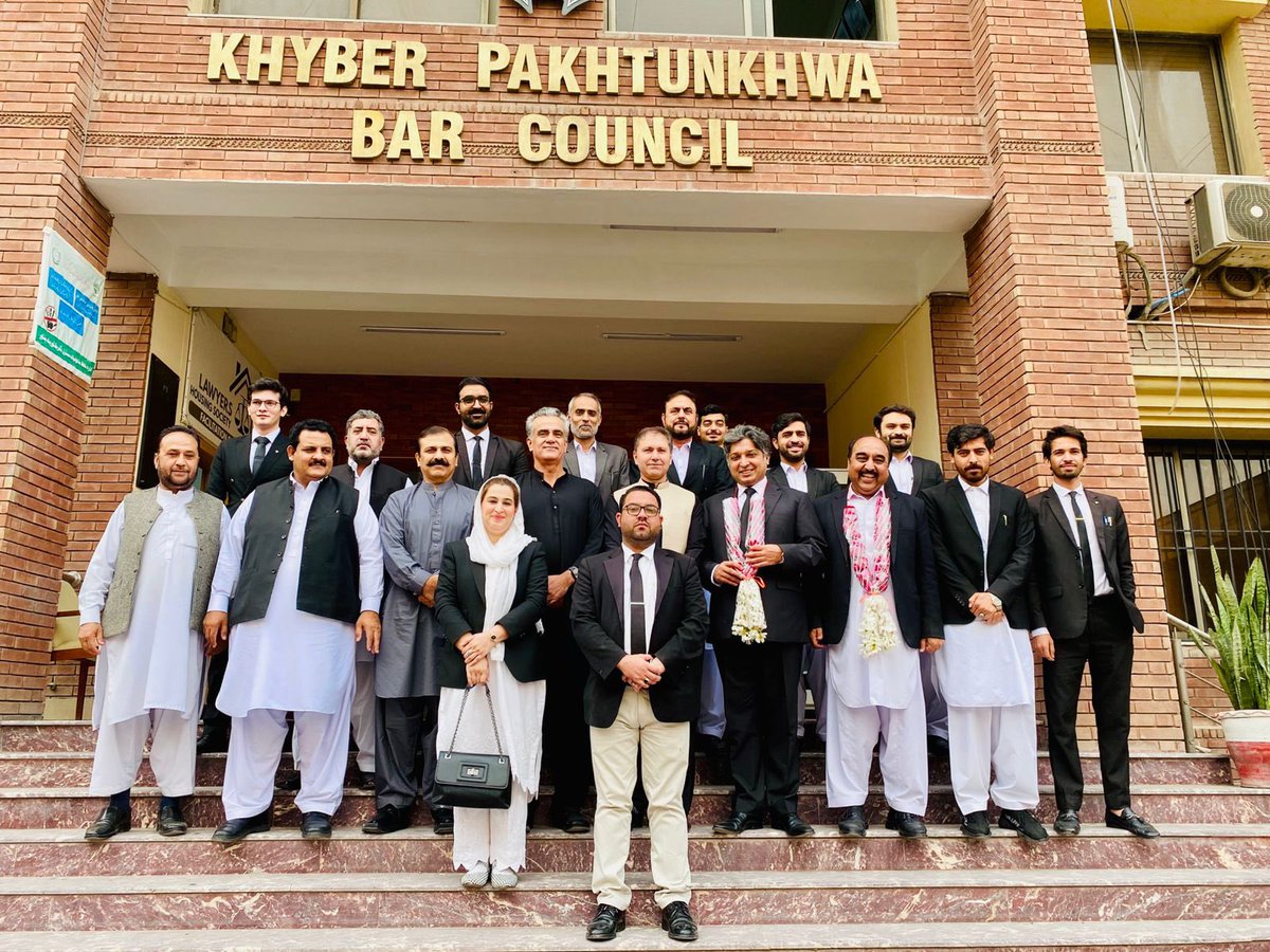 UsmanArbab1's tweet photo. خیبرپختونخوا بار کونسل کا دورہ اور جیتنے والے ملگری وکیلان کے نمائندوں کو مبارک. https://t.co/o7oa9mDL4X