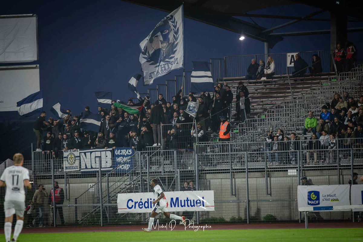 DonFcgb's tweet image. 👏💙 Le 𝐅𝐂 𝐂𝐡𝐚𝐮𝐫𝐚𝐲 𝐫𝐞𝐦𝐞𝐫𝐜𝐢𝐞 𝐥𝐞𝐬 𝐝𝐞𝐮𝐱 𝐤𝐨𝐩𝐬 𝐝𝐞 𝐬𝐮𝐩𝐩𝐨𝐫𝐭𝐞𝐫𝐬 𝐝𝐞𝐬 𝐆𝐢𝐫𝐨𝐧𝐝𝐢𝐧𝐬 présents au 𝐒𝐭𝐚𝐝𝐞 𝐑𝐞𝐧é 𝐆𝐚𝐢𝐥𝐥𝐚𝐫𝐝 𝐝𝐞 𝐍𝐢𝐨𝐫𝐭 samedi soir 𝐩𝐨𝐮𝐫 𝐥𝐞𝐮𝐫 𝐩𝐫é𝐬𝐞𝐧𝐜𝐞, 𝐥’𝐚𝐦𝐛𝐢𝐚𝐧𝐜𝐞 𝐞𝐭 𝐥𝐞𝐮𝐫…