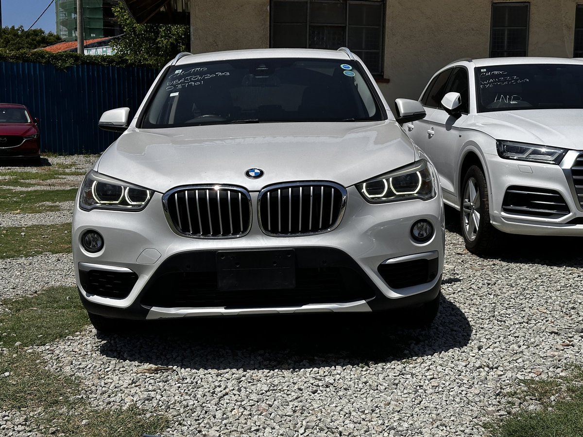 alasirimotors's tweet image. Do not sign a car sales agreement if you see these six phrases

1. “Agreed verbally.”
This phrase sounds harmless until you realise it means nothing. Verbal promises vanish in court. If it’s not written, it doesn’t exist. Real professionals document everything, not because they…