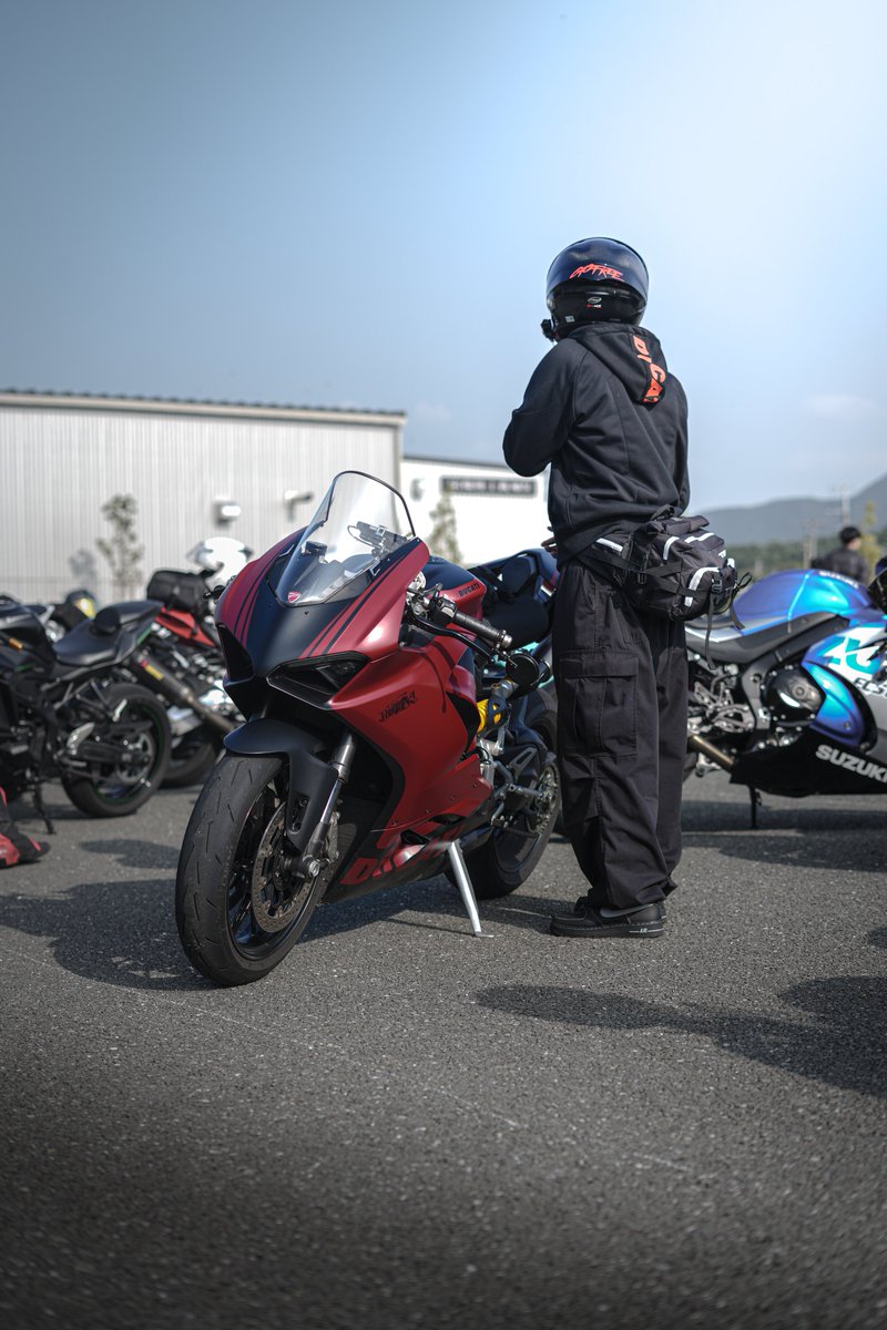 m_cbr_v2's tweet photo. 誕プレでもろたおNEWのパーカーのシルエットとデザイン好みすぎる🥰

九州楽しかった！！🏍³₃ https://t.co/g3KrFXMBbs