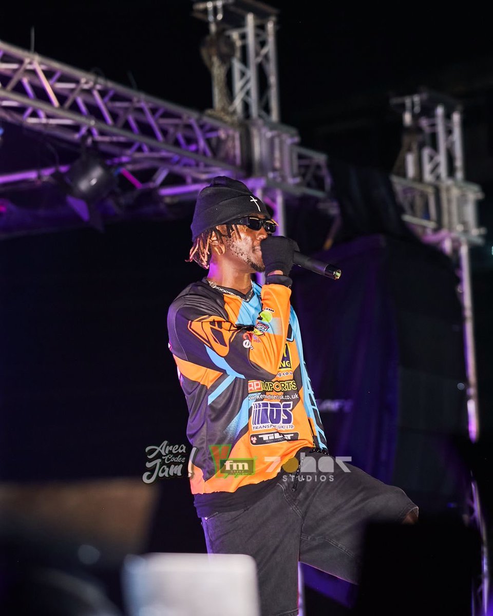 Y1079FM's tweet image. Thank you @kofi_mole for coming through #AreaCodesJam25 

📸: @zoharstudiosgh 

#AreaCodesJam #PinkOnY #PinkAreaCodesJam #yfmghana #ytvghana #fyp #breastcancerawarenessmonth #kofimole #kofimolemusic💫