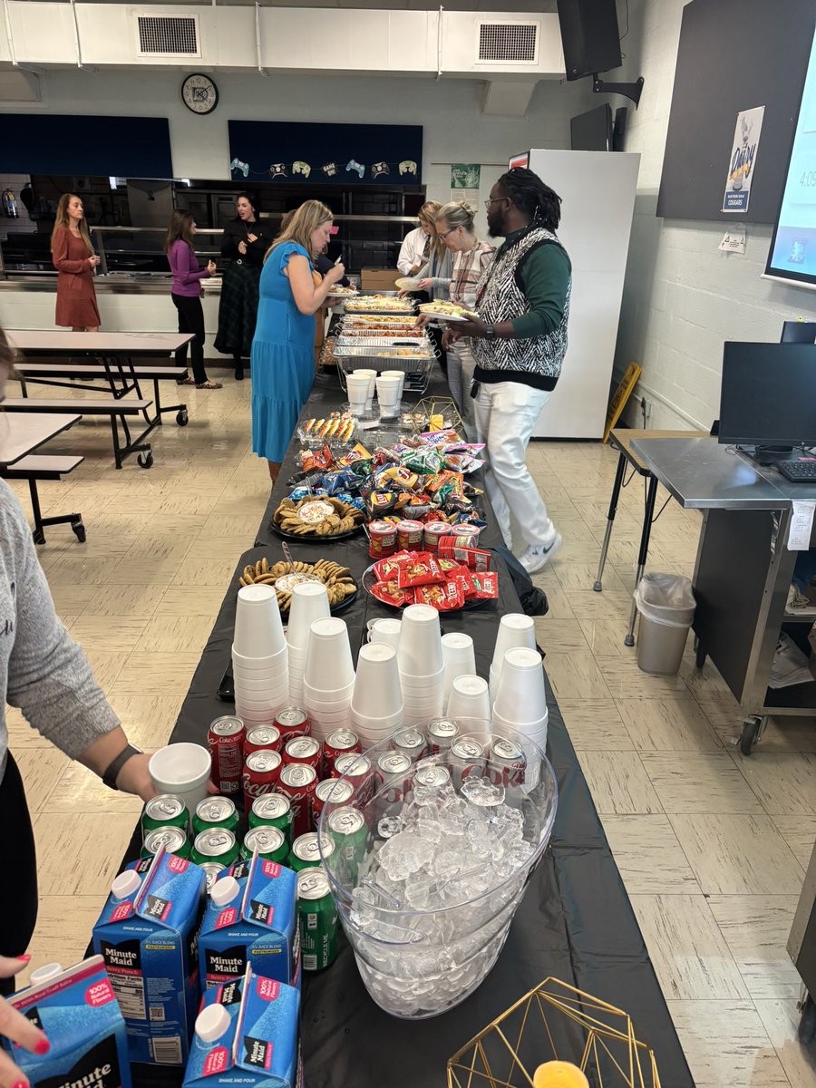 A huge thank you to our incredible NMS parents for keeping teachers fueled during conferences with tasty pastas and snacks! We’re so grateful for your support. 🙌 ❤️ #FZNMScougars