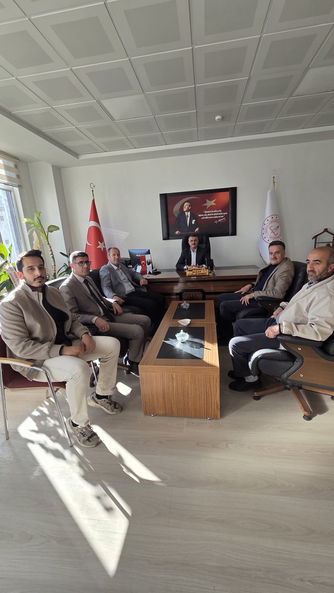 Erciş Başak Derneği yönetimi olarak, Patnos Milli Eğitim Müdürlüğü'ne atanan Yüksel Zorlu'ya hayırlı olsun ziyareti gerçekleştirildi.Yeni görevinde kendisine Allah'tan başarılar dileriz.