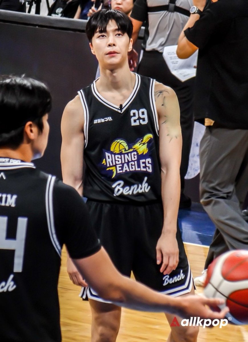 krisnkai's tweet image. 🔗allkpop.com/article/2025/1…

#JOHNNY #JOHNNYSUH
#DunkItJohnnySuh