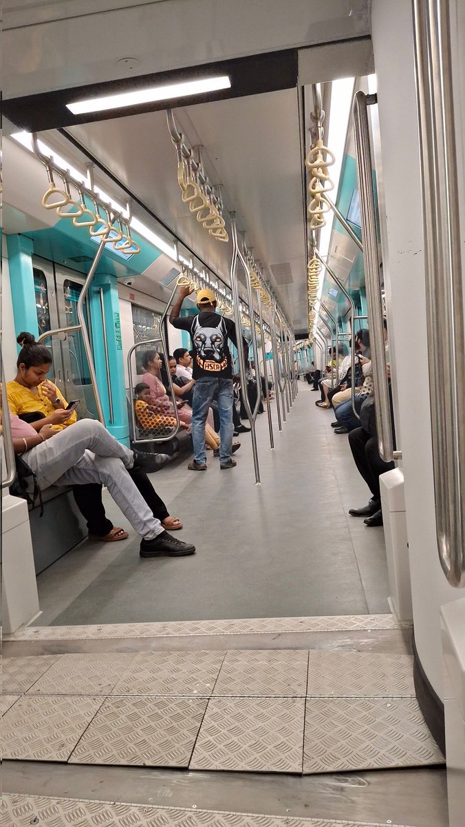 bhavin23m's tweet photo. This is simply magic , travelling from Gurgaon yo BKC Without private transport at such a fast speed and so cheap . The stations are so well made . All thanks to @Dev_Fadnavis @narendramodi @mieknathshinde @MumbaiMetro3 https://t.co/qE2jPksrC2