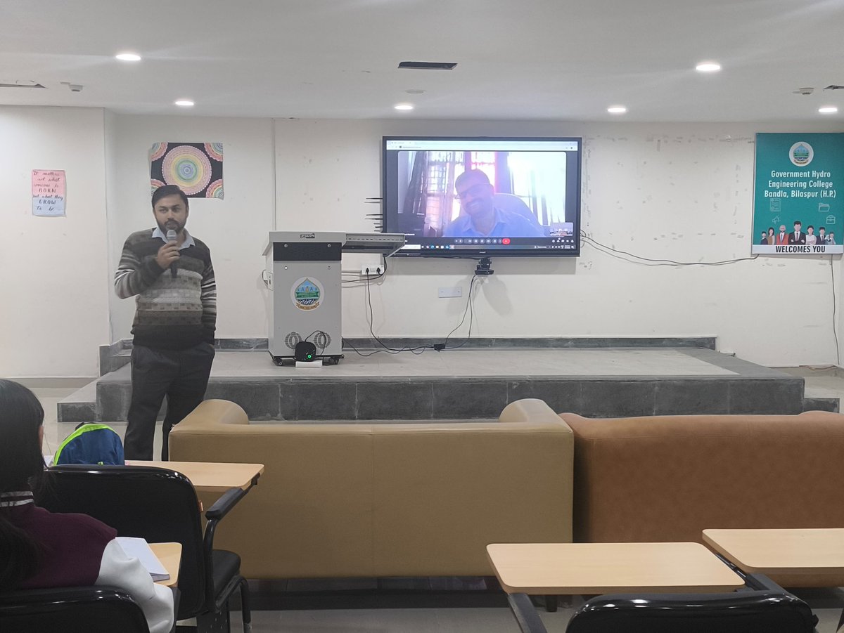 ghecbilaspur_hp's tweet image. An engaging session by Dr. Vivek Mankotia, Asst. Prof., ECE Dept., RGGEC, on “Combinational Circuit Design in Digital System” for CSE 3rd Sem students.
Organized by Dr. Shashi Gurung, HOD CSE, under the guidance of our Director-cum-Principal. 
#CSE #RGGEC #DigitalSystem